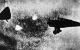 ВВС США

Предположительно НЛО, снятый во время Второй мировой войны возле военных самолетов.&nbsp;
