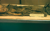 Photo of the mummy, made in the Museum the Museum at Montezuma castle (Montezuma Castle) at the cultural center of Yavapai
Translated by «Yandex.Translator»
