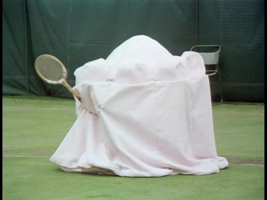 Alien blamange plays tennis