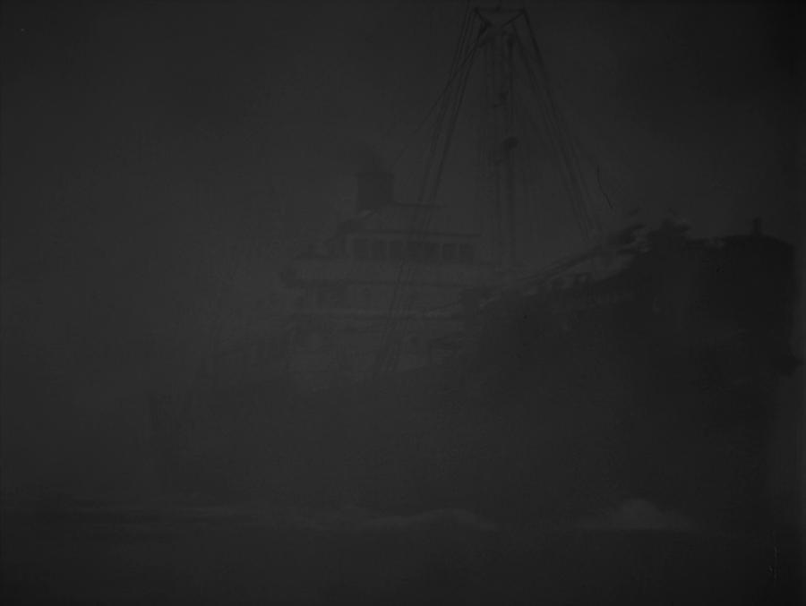 Ghost ship "Queen of Glasgow"
Translated by «Yandex.Translator»